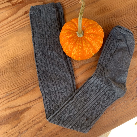 ✨CABLE KNIT OVER THE KNEE BOOT SOCKS✨ - Picture 4 of 7